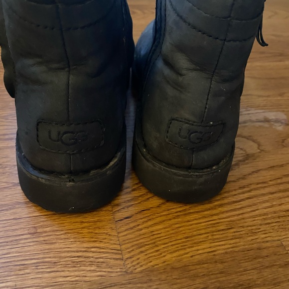 UGG REA LEATHER Ankle Boot black Leather uppers. Water Resistant women’s, Size 8 - Picture 5 of 7